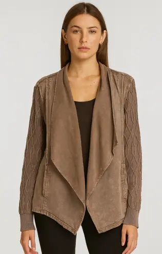 Leo & Nicole Taupe Open Front Blazer