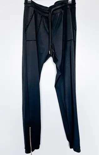 Zyia  Black Peak Zipper Athletic Jogger Size Medium