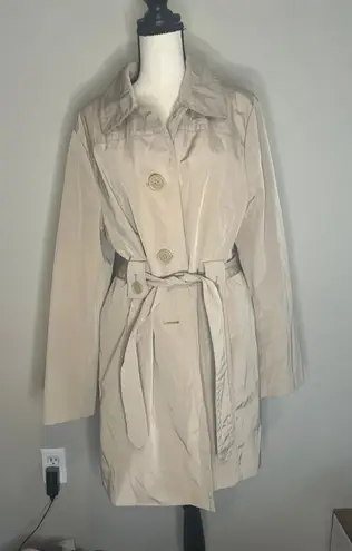 London Fog Woman’s large beige  raincoat hooded - Image 1