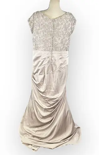 La Femme  Evening Dress Women's Plus 18 Champagne Embroidered Bodice Satin NWT