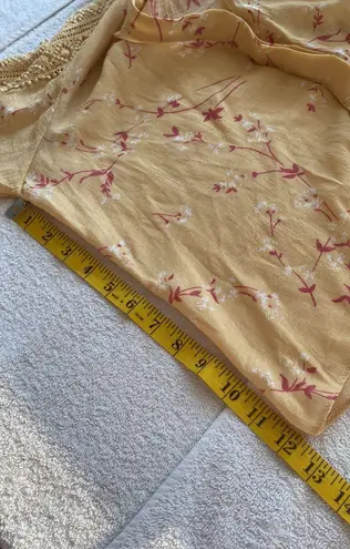 Hope &Harlow Hope & Harlow blouse high/low tie at bottom lace insert sleeves Size medium NWT