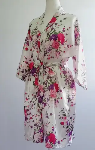 Silky Satin Robe Floral Pattern Kimono Short White Size Small