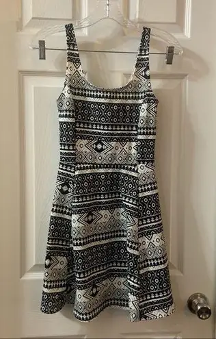 Divided  H&M Black/White Sleeveless Aline Dress 4