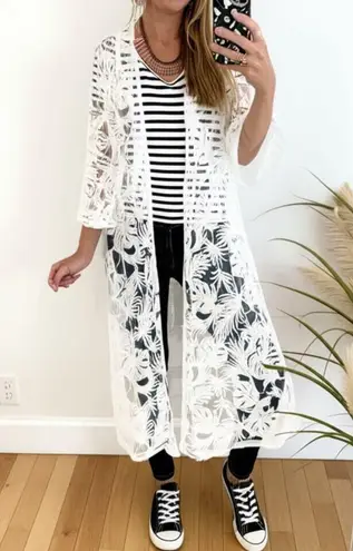 AMBER SKIES Elegant White Lace Kimono Tropical Leaf Design Resort Sz m Size M