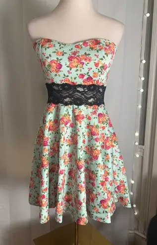 Wild Daisy Strapless Floral Fit & Flare Dress with Black Lace Waist – Size S