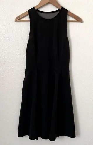 Lululemon  4 Off The Court Dress in Black