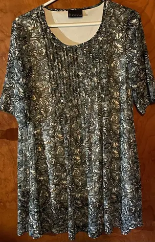 Bobeau baby doll dress with butterflies pattern very thin material size Large