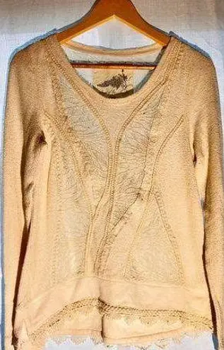 Angel of the North Beige Textured Sweater Size M Size M