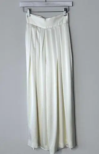 Carmen Marc Valvo Ivory Silky Satin Pleated High Rise Wide Leg Pants Size 2