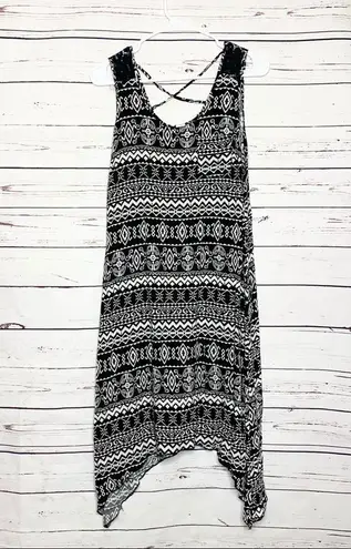 Mlle Gabrielle Black & White Boho Pattern Sleeveless Casual Dress Size Medium