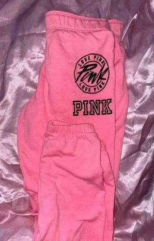 PINK - Victoria's Secret vs pink