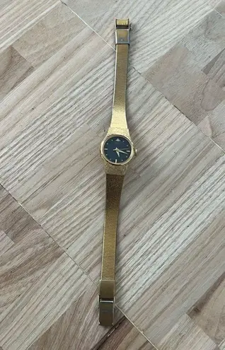 Seiko Vintage Ladies Watch Black Dial Gold-Tone Case, Hands Bracelet New Battery