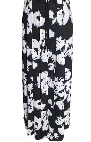 White House | Black Market  Women’s Floral Pleated Maxi Dress Size 4 Black White