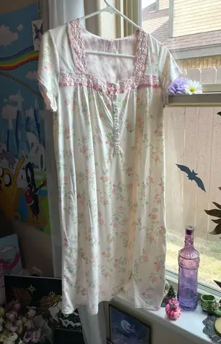 Vintage cottagecore Pink & Green Floral print lace square neckline sleeping gown Multiple Size M