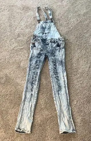 36.5 Acid washed jean overalls.