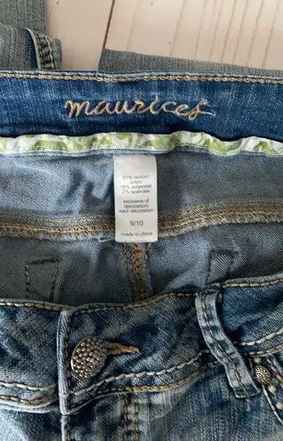 Maurice's  Capri jeans SZ 9/10 embellished stitch back pocket 32x25 light wash