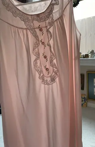 Vintage shadow line floral lace light pink dainty nightgown dress Size M