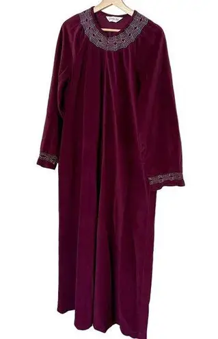 Vanity Fair Womens Maxi Embroidered Robe Vintage House Coat Embroidered Size M