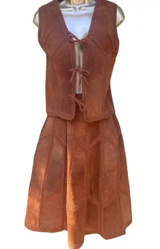 30" Waist, Size M//Vintage 70s Brown Suede and Crochet Vest Skirt Western Set Size M