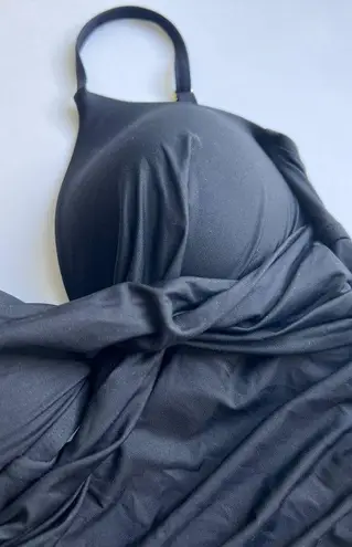 La Blanca Island Goddess Twist Keyhole One Piece - Black size US 6