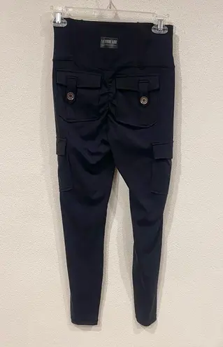 Firm Abs High Waisted Cargo Leggings Size Medium EUC Black