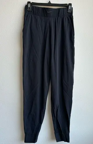 Nike  Women’s Bliss Luxe High Rise Training Pants Black Nylon Size Small