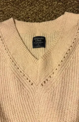 Abercrombie & Fitch Sweater - Image 2