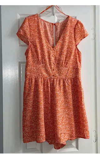 Lovecrazy Ditsy Floral Romper Sz M