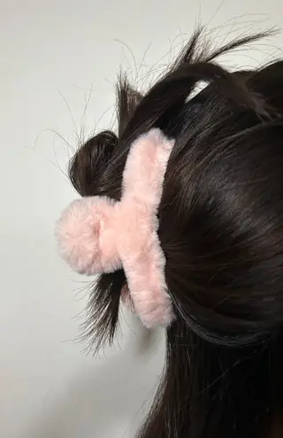 White Fluffy Claw Clip