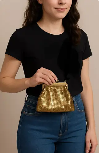 Whiting & Davis Mesh Bags Elegant Medal Gold Clutch Bag