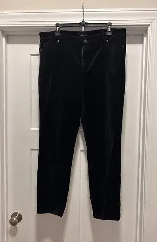Well Worn Black Velvet Pants Women’s Size 14/34 Tapered Leg 5 Pocket Black