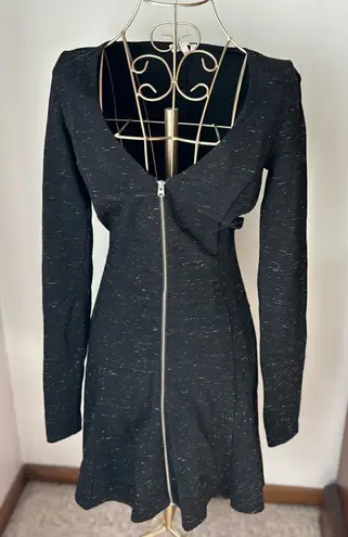Wilfred Aritzia black and white zipper front long sleeve dress size Small