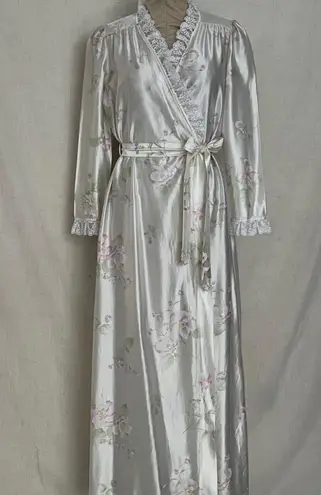 Vintage Jolie Two Women's Coquette Floral Lace Trim Robe Long Sleeve Loungewear White Size undefined