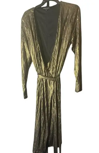 Rachel Roy COLLECTION
Gold Pleated Dress Wrap