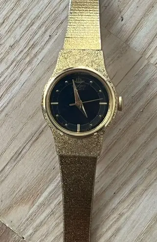 Seiko Vintage Ladies Watch Black Dial Gold-Tone Case, Hands Bracelet New Battery