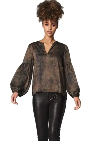 Lola And Sophia Long Sleeve Snake Print V
