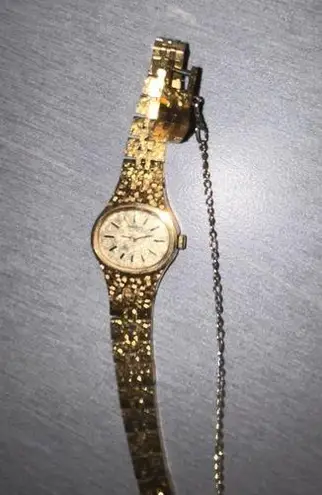 Seiko Ladies Gold Tone Analog Watch