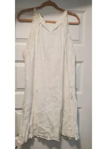 Sophie Max Woman's White Dress. A19