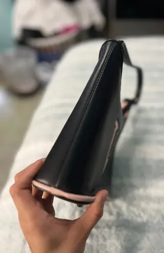 Letter V Fashion Bag Black