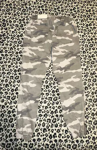 American Eagle Camo Cargo Pants