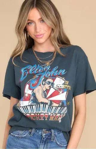 Daydreamer Black Red Blue Elton John Rocket Man Concert Oversized T-Shirt Sz L