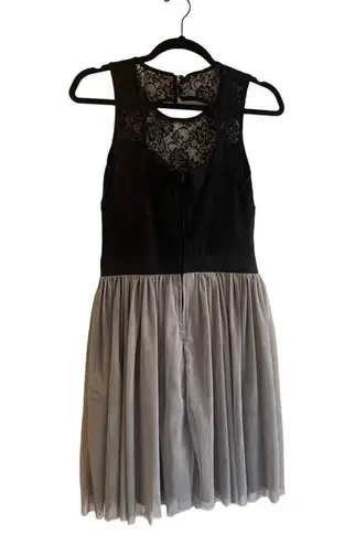 Studio Y DRESS 5/6 Womens Black Lace Top Gray Full Skirt Lined Zip Mob Wife