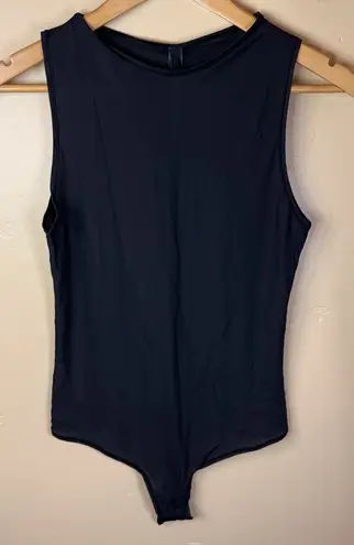 SKIMS NWT Essential Crew Neck Body Suit Onyx Size Large Fits Everybody Stretch