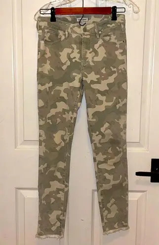 Dear John  Gisele high waisted skinny sz 26 light camo very stretchy