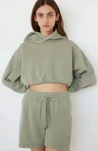 Aritzia TNA Cozy Fleece Boyfriend Sweatshorts New XS Sage Green