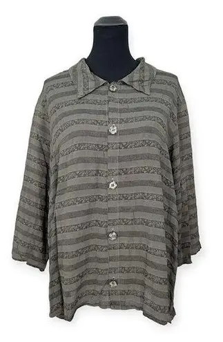 CP Shades | Medium | RARE 100% Rayon Gray Striped 3/4 Sleeve Button Down Shirt