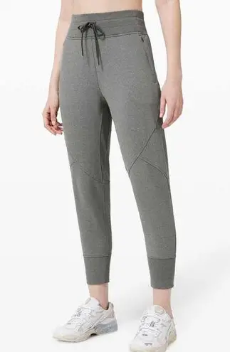 Lululemon Metro Miles Jogger in Heathered Graphite Grey Size 12