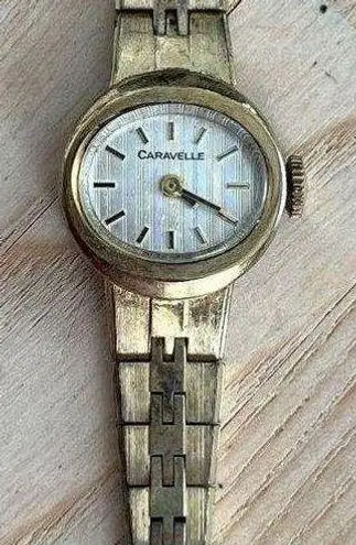 Caravelle by Bulova Ladies Watch Vintage Mechanical Gold Tone Bracelet Oval Dial