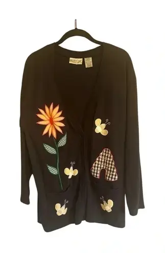 Vintage Northern Isles Bee's Long Sleeved Button up Cardigan Sweater size Large Black