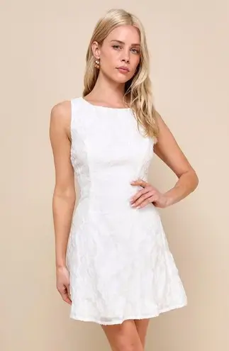 LULU’S Exquisite Moments White Floral Jacquard Sleeveless Mini Dress Size M